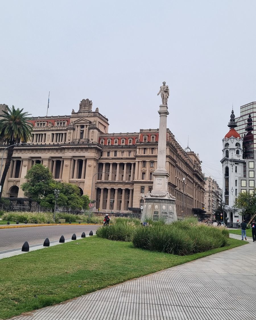 Palace of Justice and the Lavalle monument in Plaza Lavalle